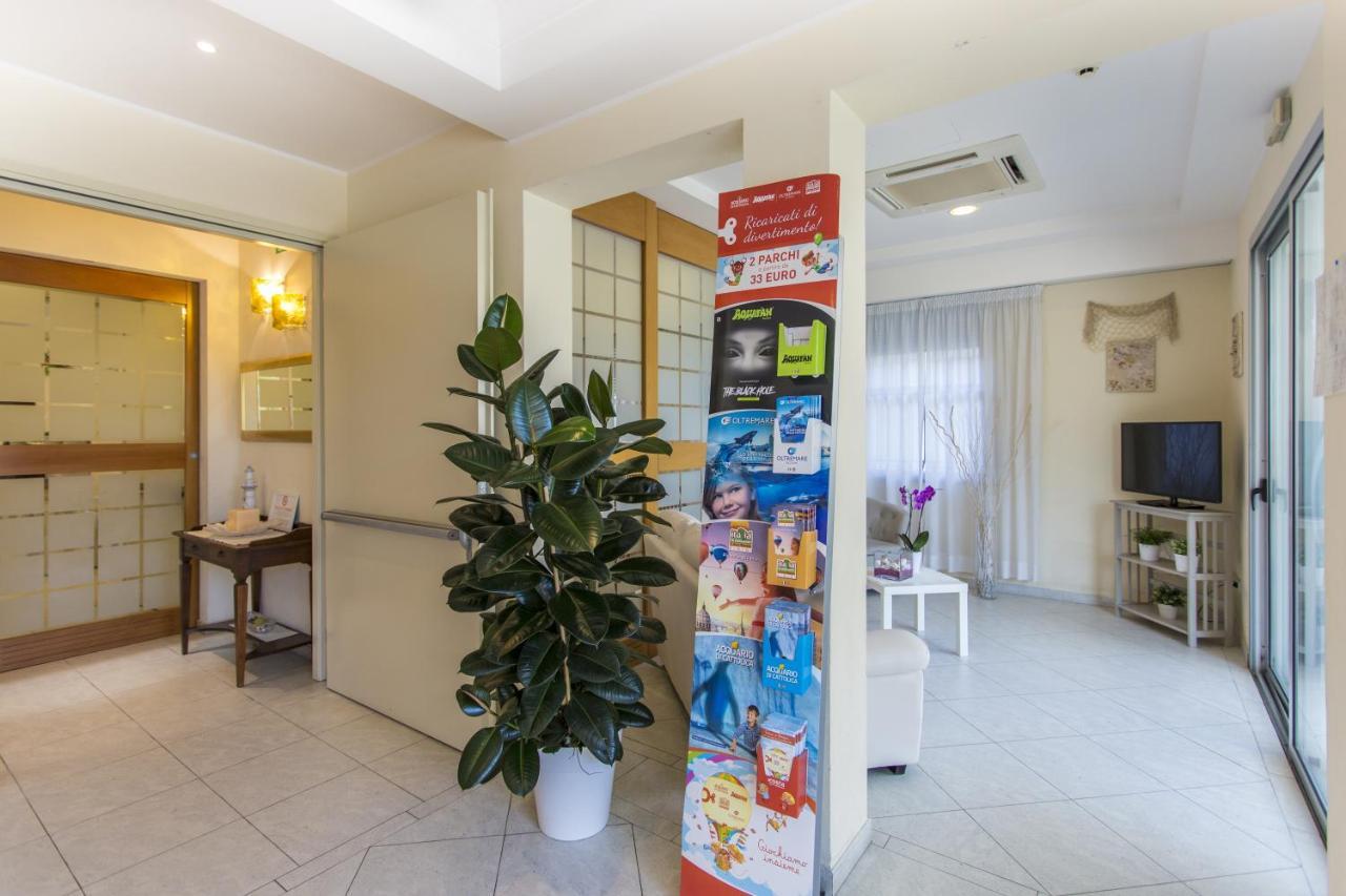 Hotel Savana Rimini Bagian luar foto
