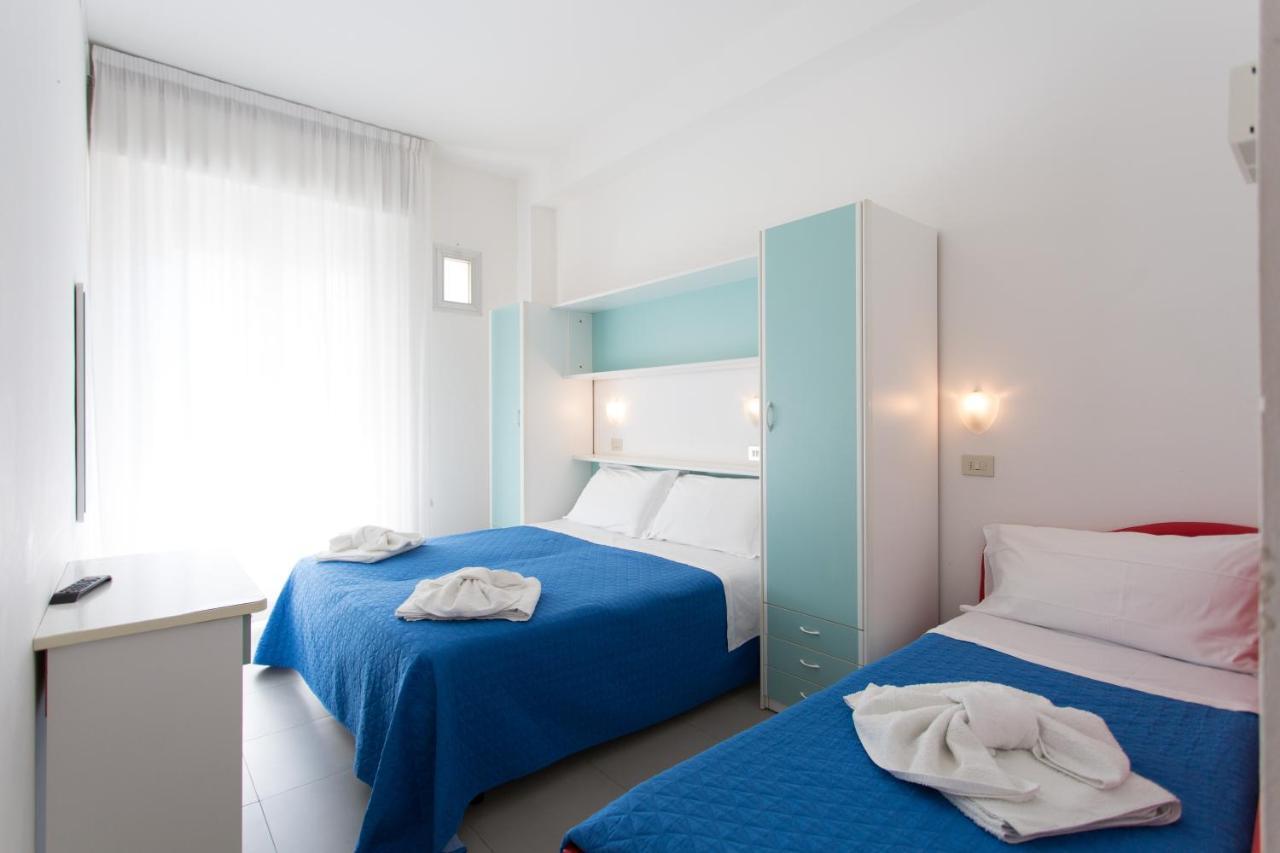 Hotel Savana Rimini Bagian luar foto