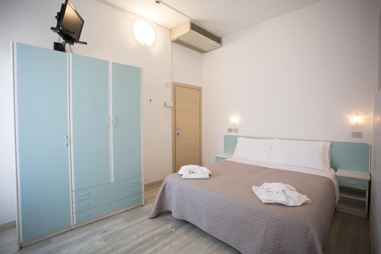 Hotel Savana Rimini Bagian luar foto