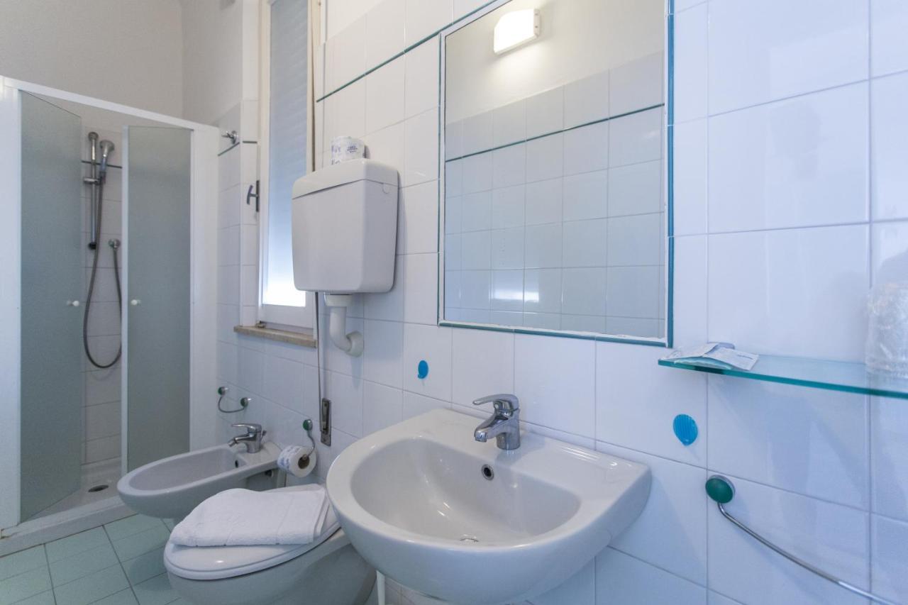 Hotel Savana Rimini Bagian luar foto