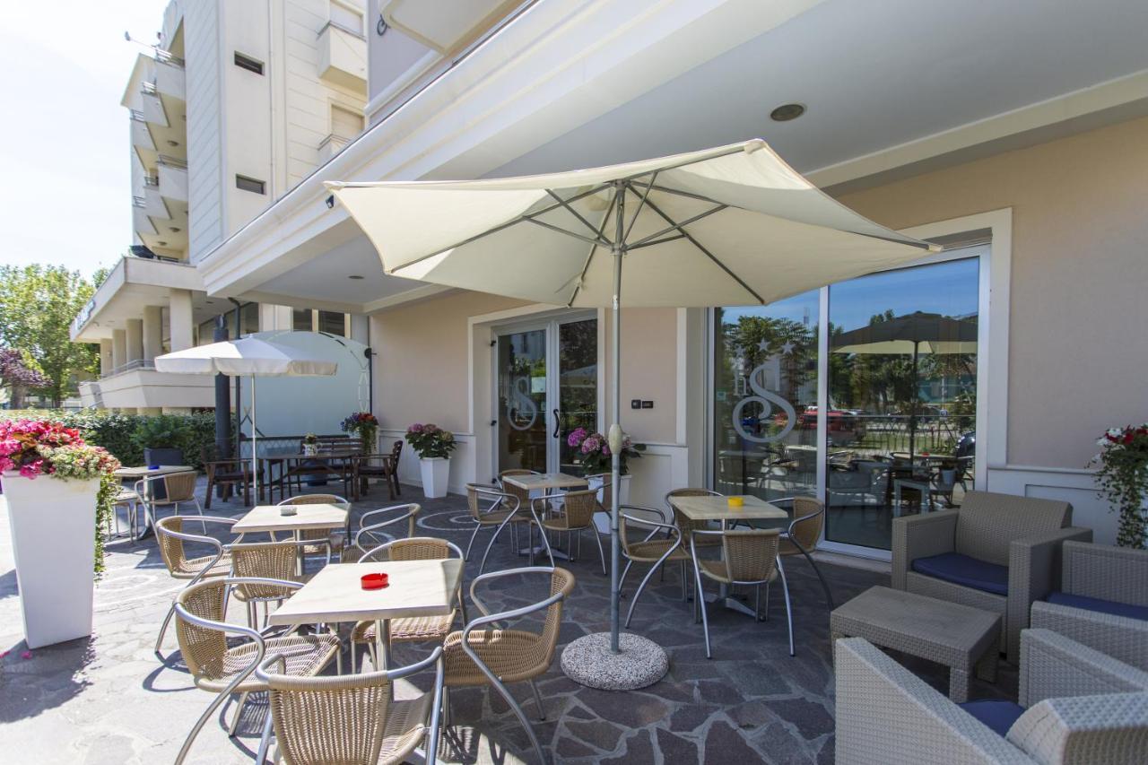 Hotel Savana Rimini Bagian luar foto
